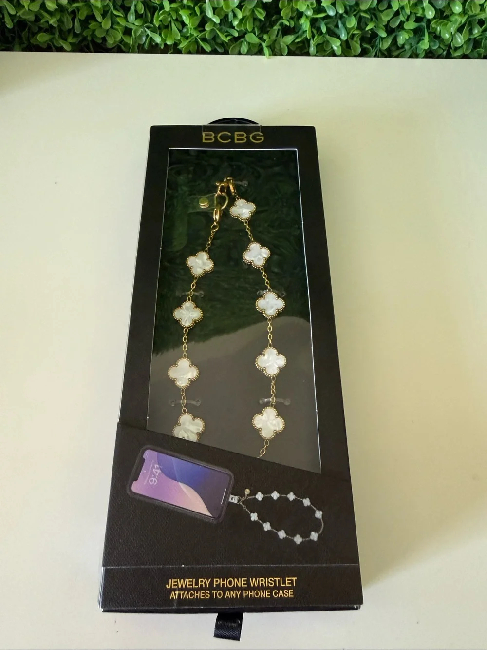 BCBG jewelry phone
